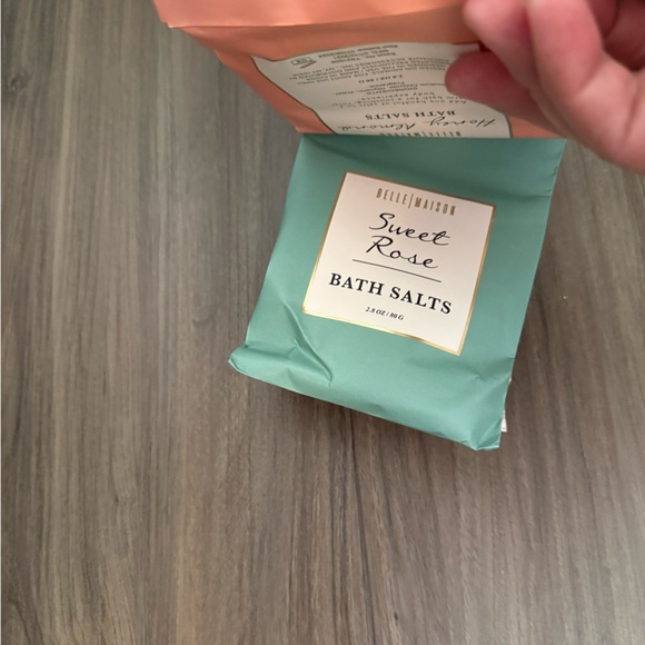 Belle Maison Vanilla Mint,Sweet Rose, Honey Almond 3 pack Bath Salts -NWT - Picture 3 of 4